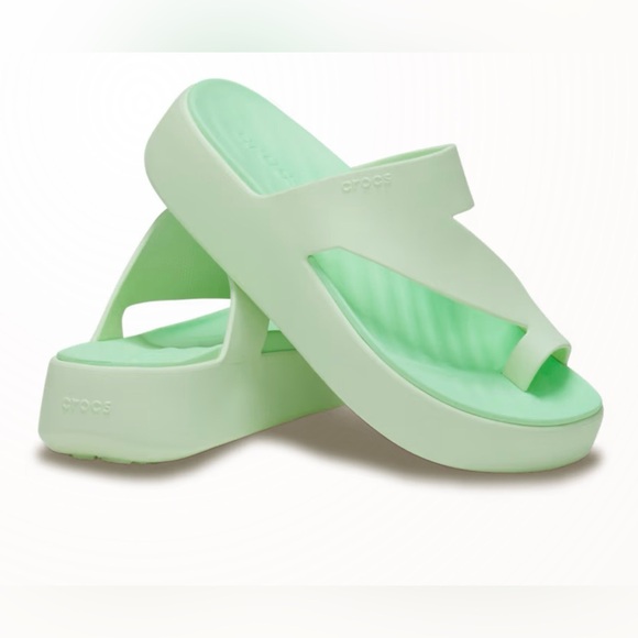 CROCS Shoes - CROCS Women’s Getaway Mint Green Platform Toe Loop Slide Sandals Flip Flops W9